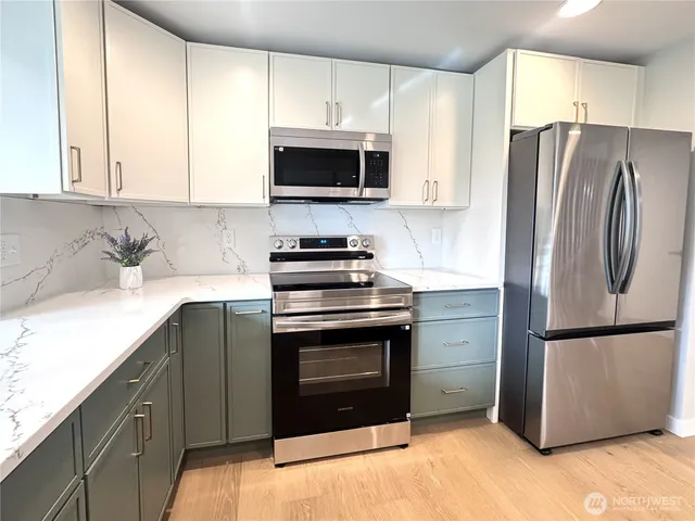 $4,300 | 316 Northeast 191st Street, Shoreline, WA 98155