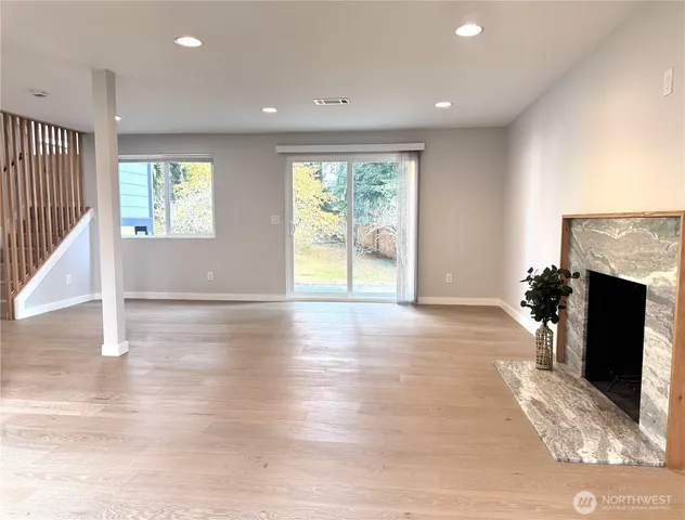 $4,300 | 316 Northeast 191st Street, Shoreline, WA 98155