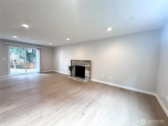 $4,300 | 316 Northeast 191st Street, Shoreline, WA 98155