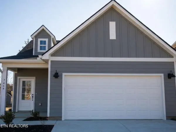 $385,000 | 7464 Sun Blossom Lane, Unit 197, Knoxville, TN 37924