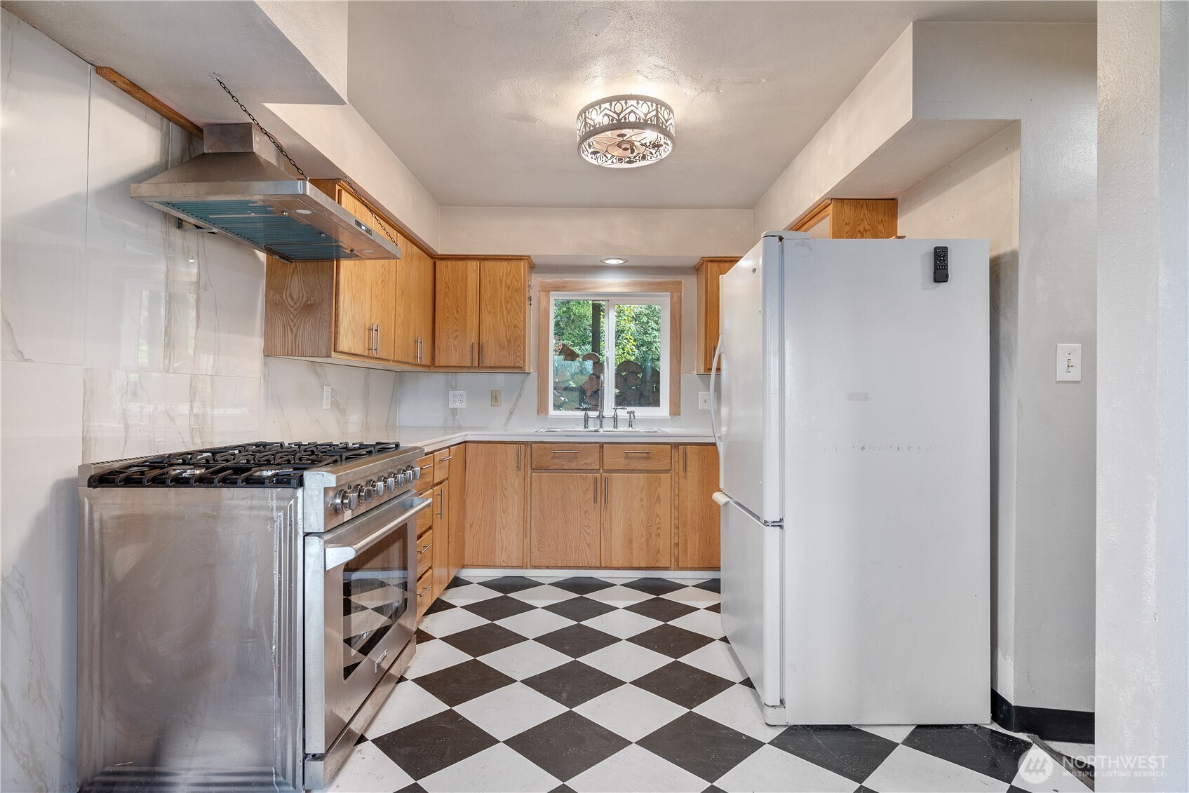 2916 Columbia Heights Road Longview, WA 98632 - Photo 8 of 38