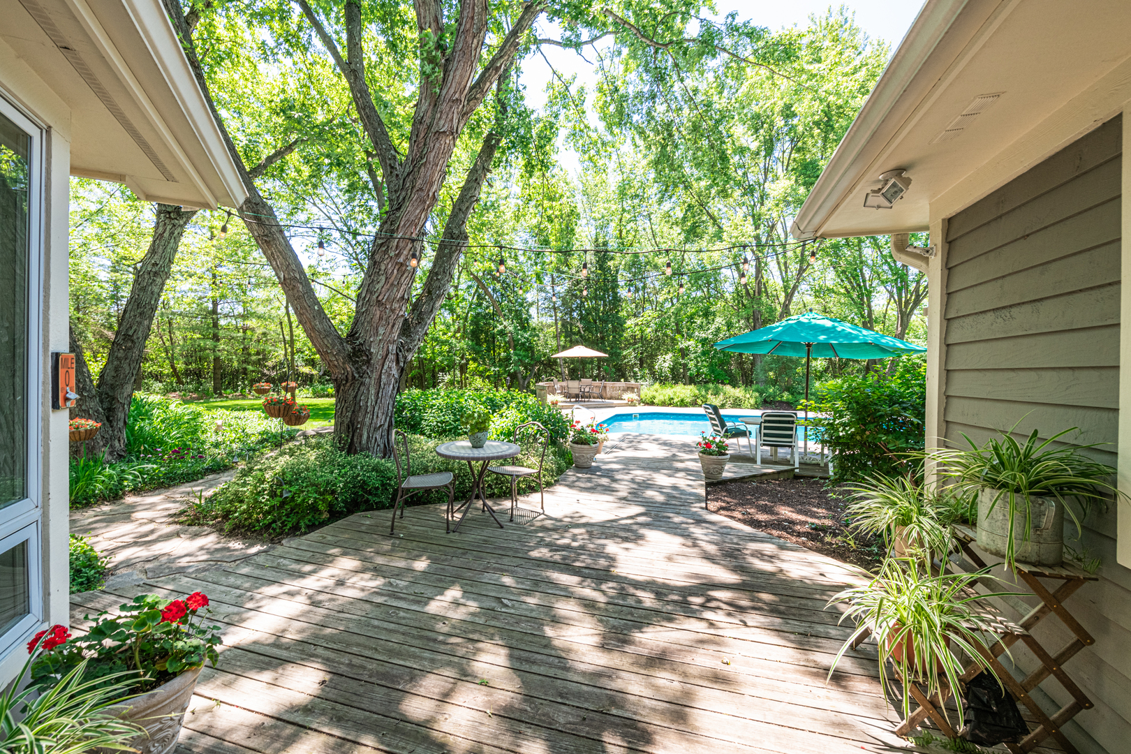 27149 West Cuba Road Barrington, IL 60010 - Photo 51 of 68 a backyard of a house with seating space