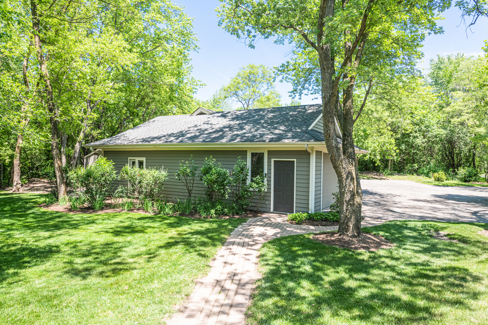 27149 West Cuba Road Barrington, IL 60010 - Photo 56 of 68 a front view of a house with garden