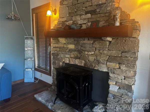 $1,900 | 300 Creekside Way, Unit B101, Burnsville, NC 28714