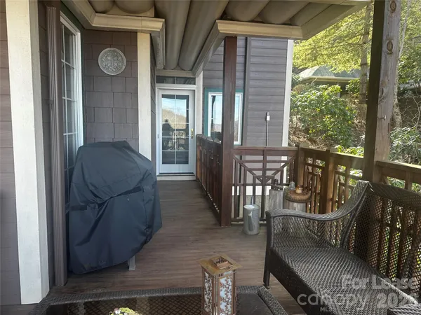 $1,900 | 300 Creekside Way, Unit B101, Burnsville, NC 28714