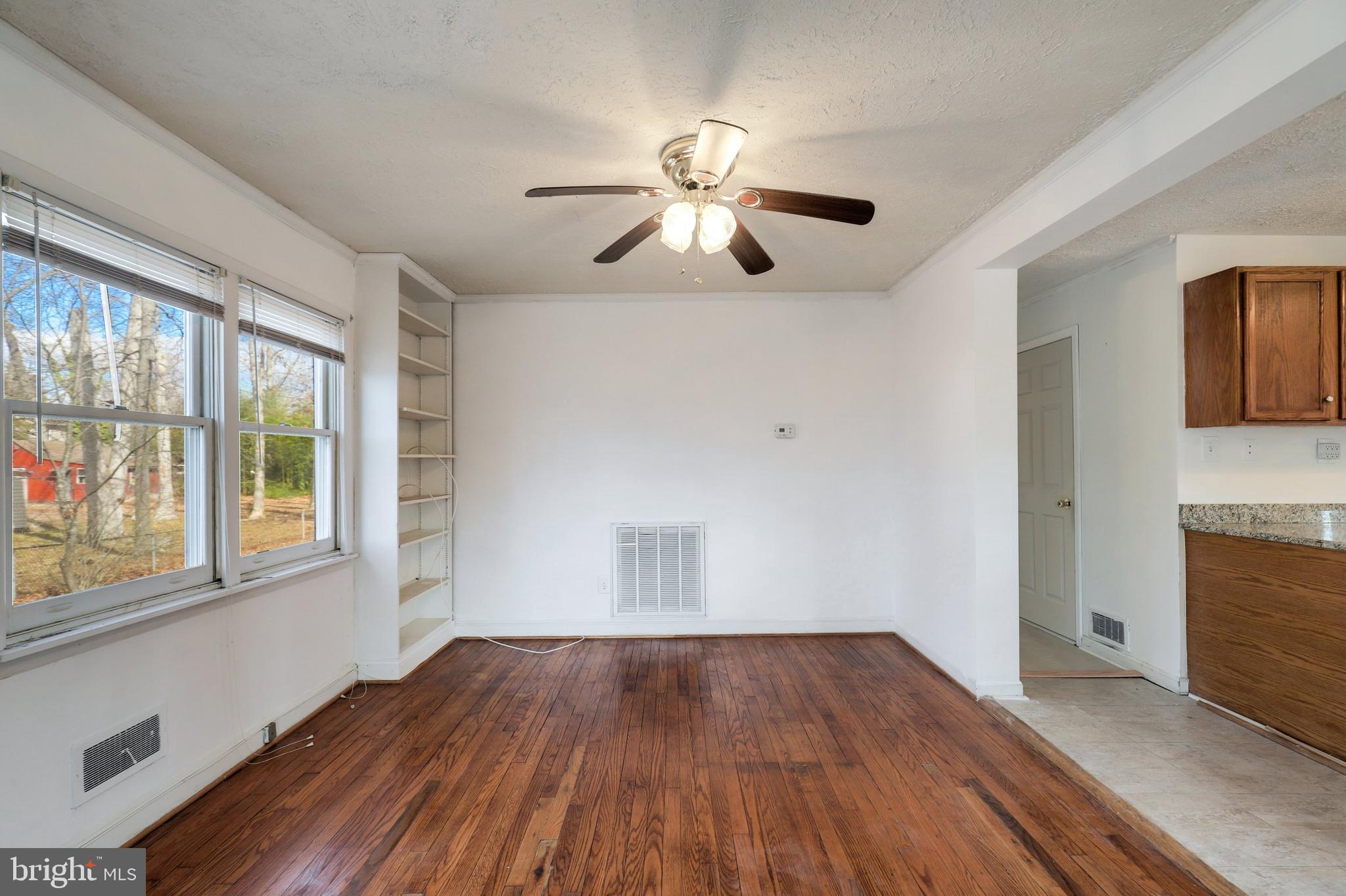 9104 Simpson Lane Clinton, MD 20735 - Photo 2 of 34 Gallery Image 2