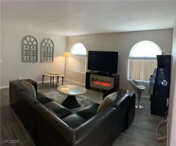 $2,100 | 3145 East Flamingo Road, Unit 1051, Las Vegas, NV 89121