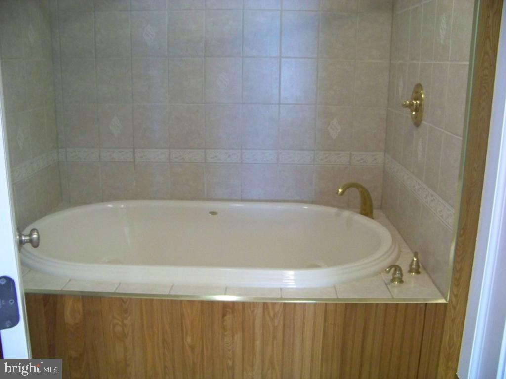 616 Chatham Way Lititz, PA 17543 - Photo 19 of 35 Gallery Image 19