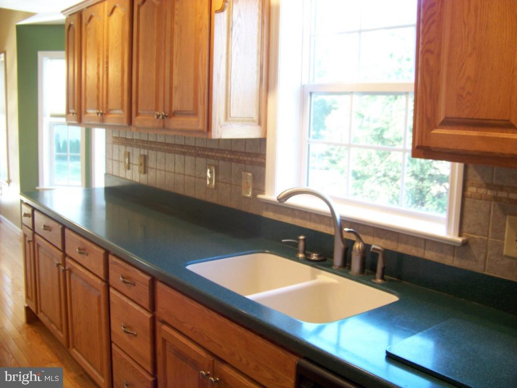 616 Chatham Way Lititz, PA 17543 - Photo 7 of 35 Gallery Image 7