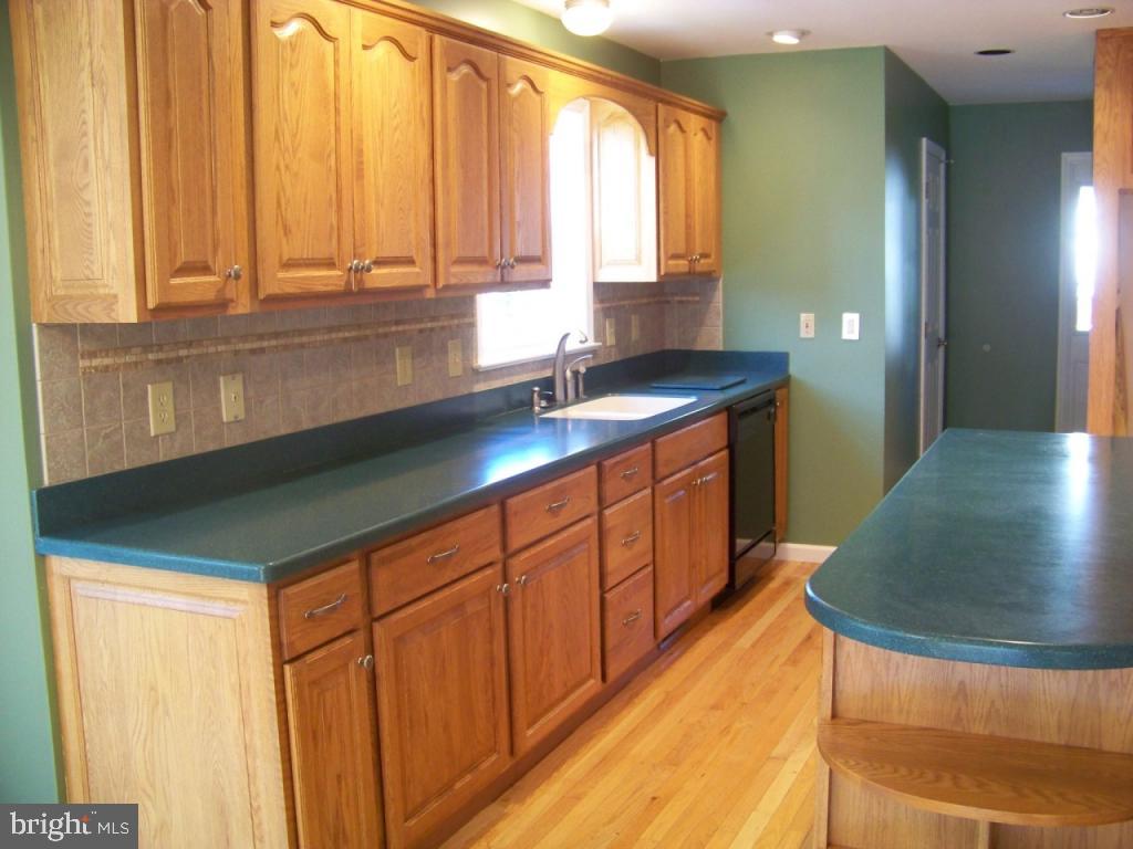 616 Chatham Way Lititz, PA 17543 - Photo 9 of 35 Gallery Image 9