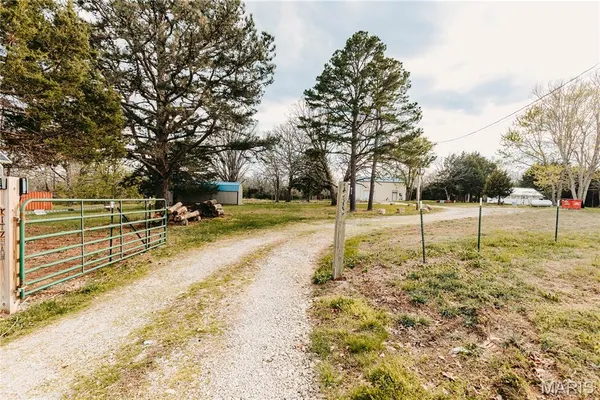 $400,000 | 19219 Highway 133, Dixon, MO 65459