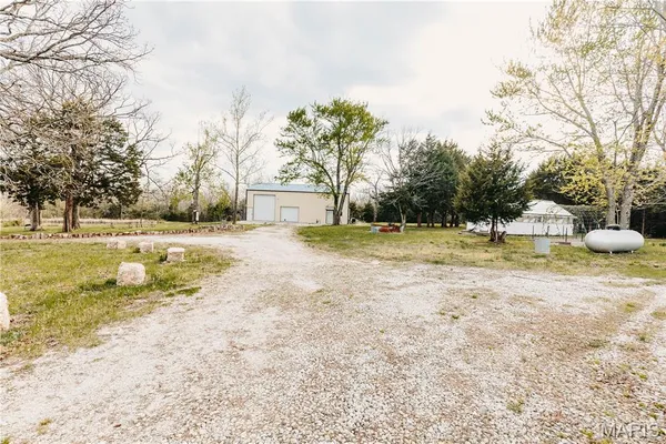 $400,000 | 19219 Highway 133, Dixon, MO 65459