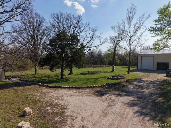 $400,000 | 19219 Highway 133, Dixon, MO 65459