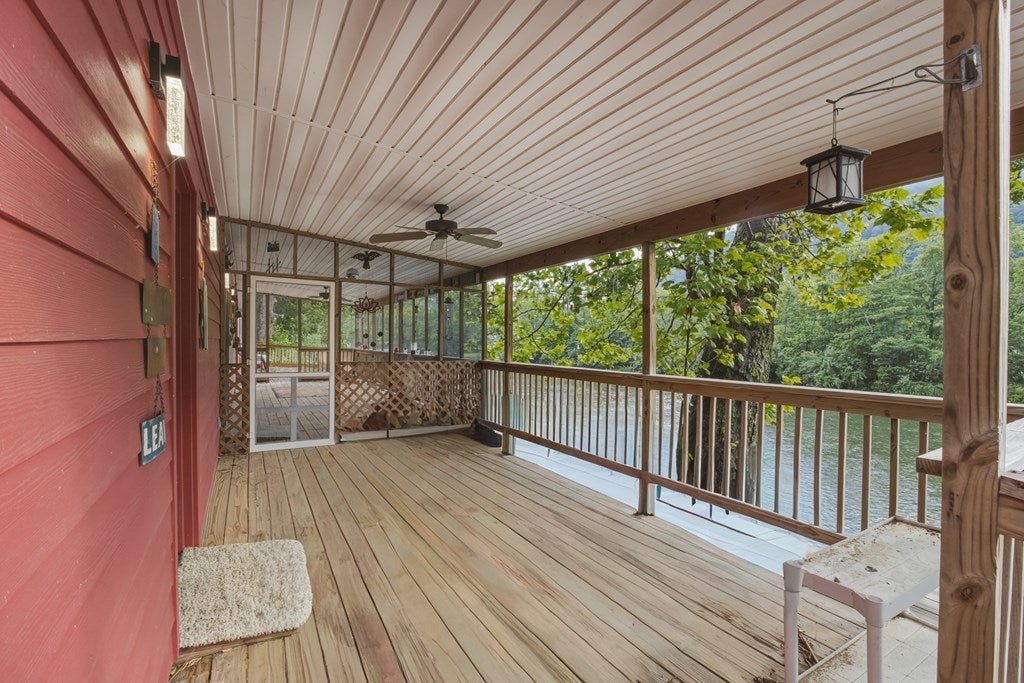 202 Riverside Drive Hinton, WV 25951 - Photo 25 of 40 Gallery Image 25