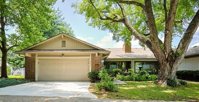 $289,900 | 19947 Walden Oaks, Country Club, MO 64505