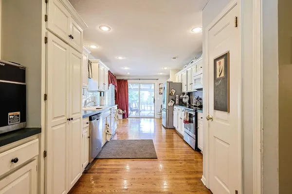 $289,900 | 19947 Walden Oaks, Country Club, MO 64505