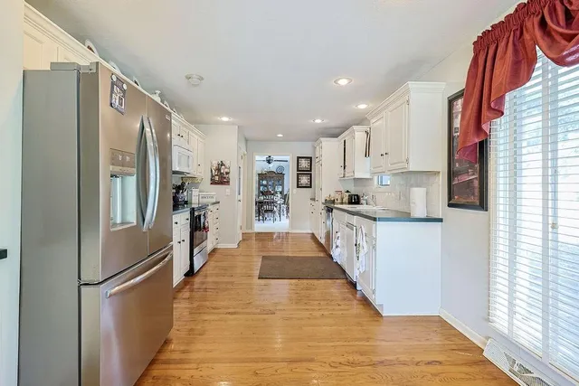 $289,900 | 19947 Walden Oaks, Country Club, MO 64505