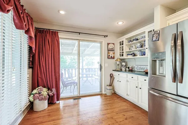 $289,900 | 19947 Walden Oaks, Country Club, MO 64505