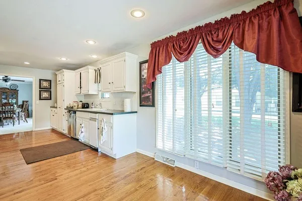 $289,900 | 19947 Walden Oaks, Country Club, MO 64505