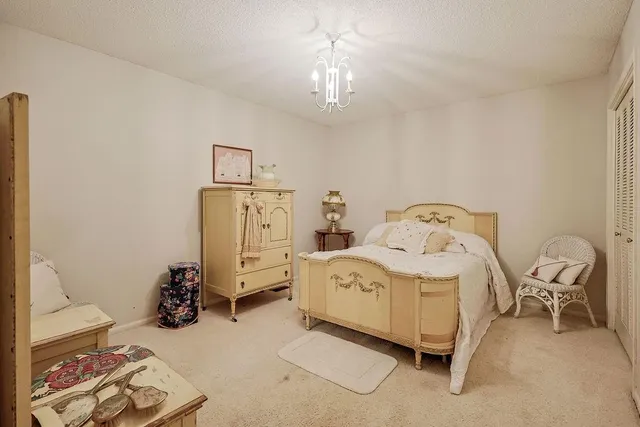 $289,900 | 19947 Walden Oaks, Country Club, MO 64505