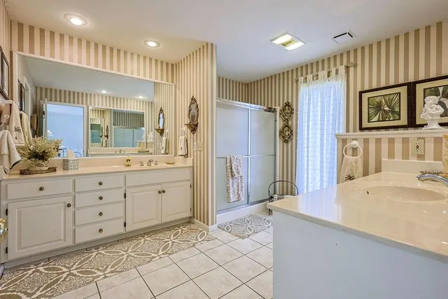 $289,900 | 19947 Walden Oaks, Country Club, MO 64505