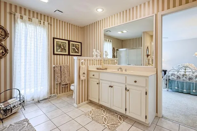 $289,900 | 19947 Walden Oaks, Country Club, MO 64505