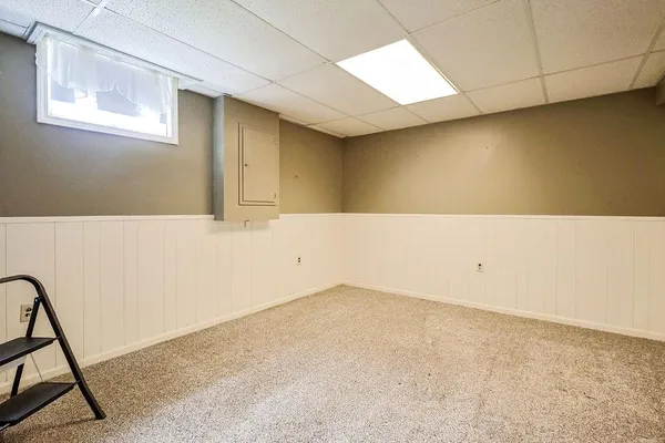 $289,900 | 19947 Walden Oaks, Country Club, MO 64505