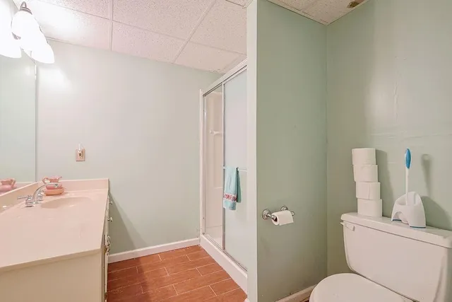 $289,900 | 19947 Walden Oaks, Country Club, MO 64505