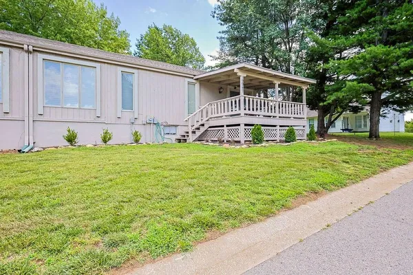 $289,900 | 19947 Walden Oaks, Country Club, MO 64505