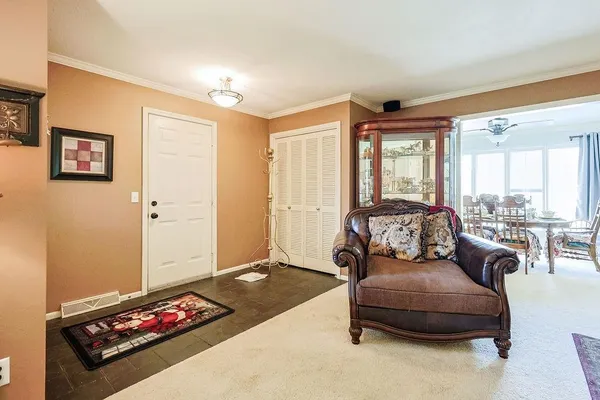 $289,900 | 19947 Walden Oaks, Country Club, MO 64505