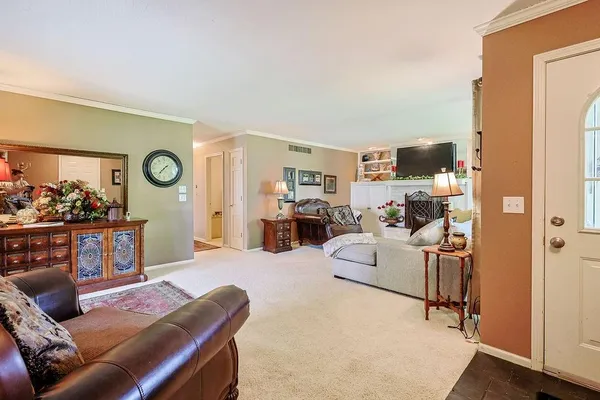 $289,900 | 19947 Walden Oaks, Country Club, MO 64505