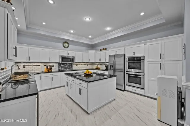 $879,000 | 11 Bullens Creek Drive, New Bern, NC 28562