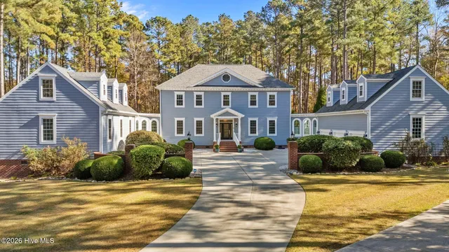 $879,000 | 11 Bullens Creek Drive, New Bern, NC 28562