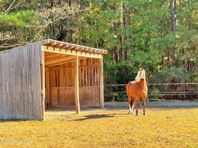 $879,000 | 11 Bullens Creek Drive, New Bern, NC 28562