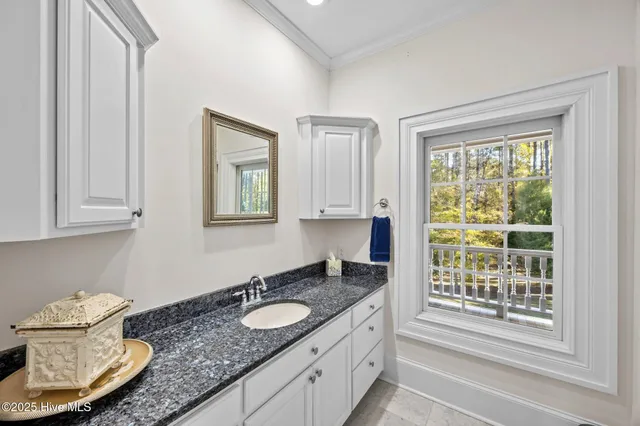 $879,000 | 11 Bullens Creek Drive, New Bern, NC 28562