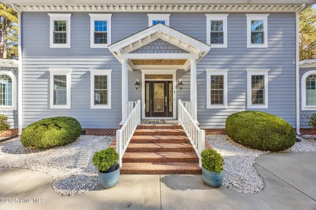 $879,000 | 11 Bullens Creek Drive, New Bern, NC 28562