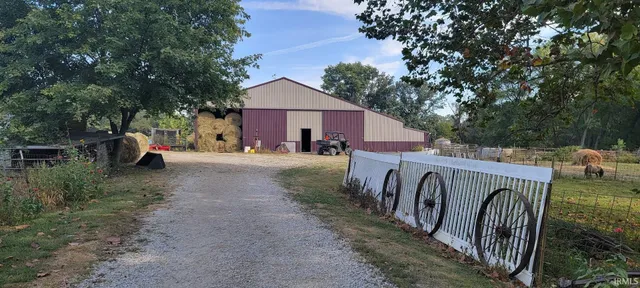 $425,000 | 2568 East County Road 425 South, Sullivan, IN 47882