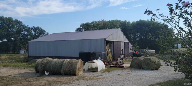 $425,000 | 2568 East County Road 425 South, Sullivan, IN 47882