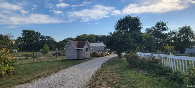 $425,000 | 2568 East County Road 425 South, Sullivan, IN 47882