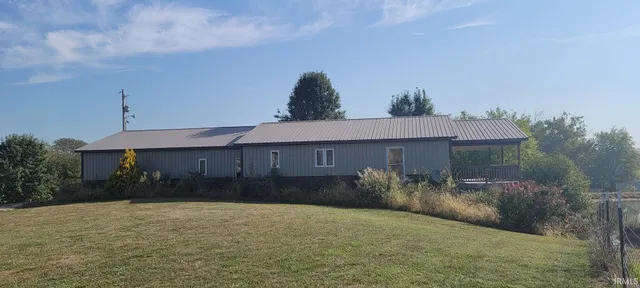 $425,000 | 2568 East County Road 425 South, Sullivan, IN 47882