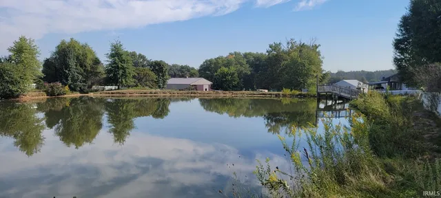 $425,000 | 2568 East County Road 425 South, Sullivan, IN 47882