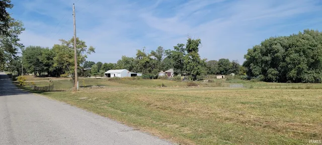 $425,000 | 2568 East County Road 425 South, Sullivan, IN 47882