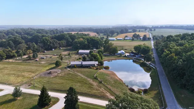 $425,000 | 2568 East County Road 425 South, Sullivan, IN 47882