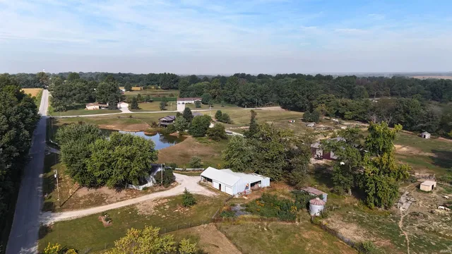 $425,000 | 2568 East County Road 425 South, Sullivan, IN 47882