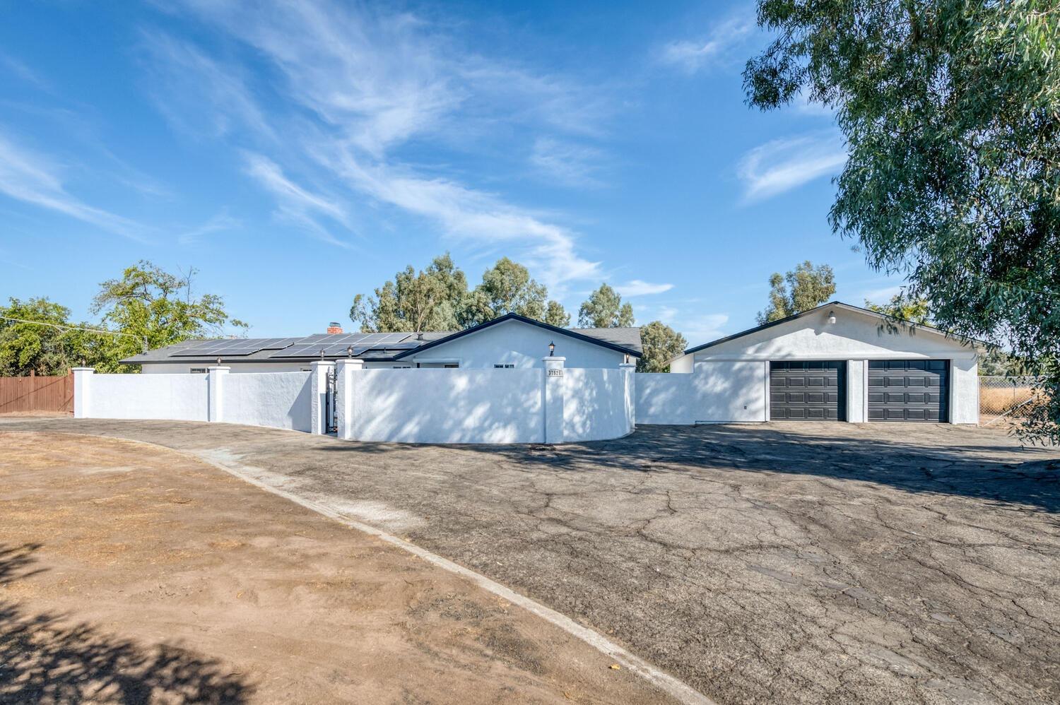 37521 Ave 12 Madera, CA 93636 - Photo 1 of 50