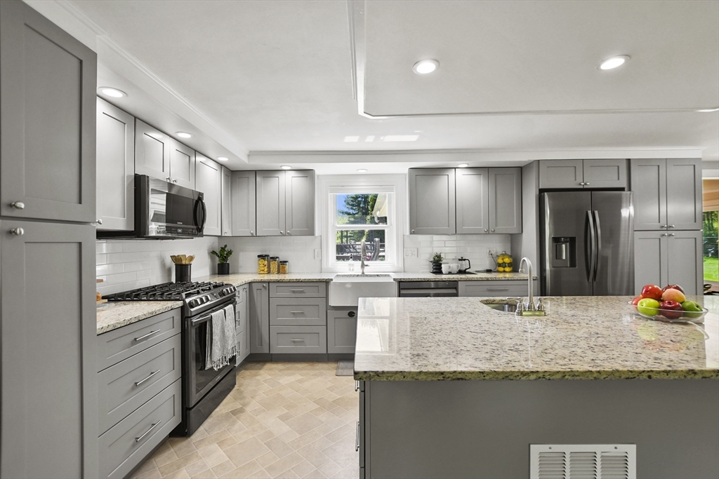 272 High Plain Road Andover, MA 01810 - Photo 10 of 33 Gallery Image 10