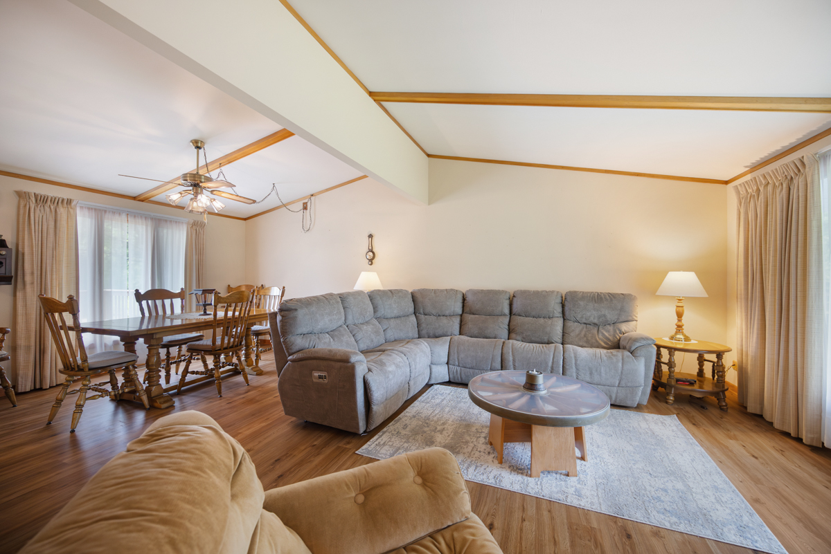 14413 Pleasant Valley Road Woodstock, IL 60098 - Photo 4 of 30