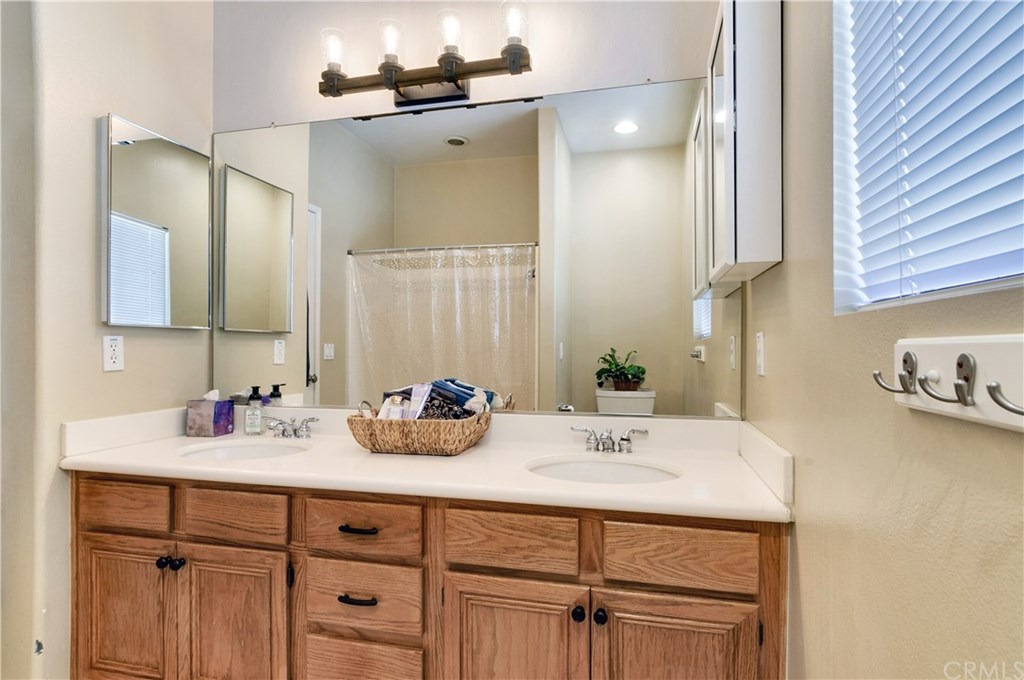 1536 Iris Grove Drive Corona, CA 92881 - Photo 15 of 37