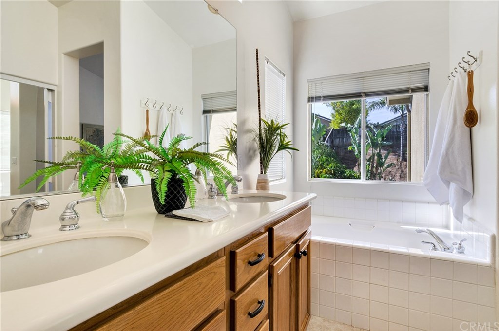 1536 Iris Grove Drive Corona, CA 92881 - Photo 21 of 37