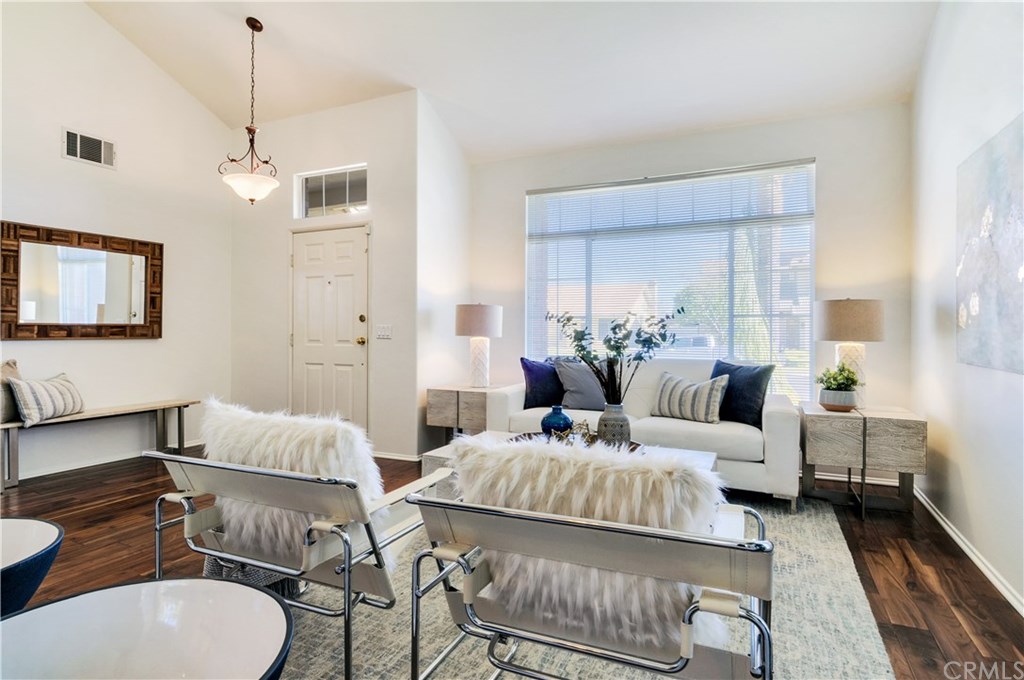 1536 Iris Grove Drive Corona, CA 92881 - Photo 4 of 37